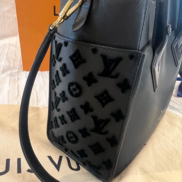 LOUIS VUITTON On My Side MM - Black - Picture 4 of 14